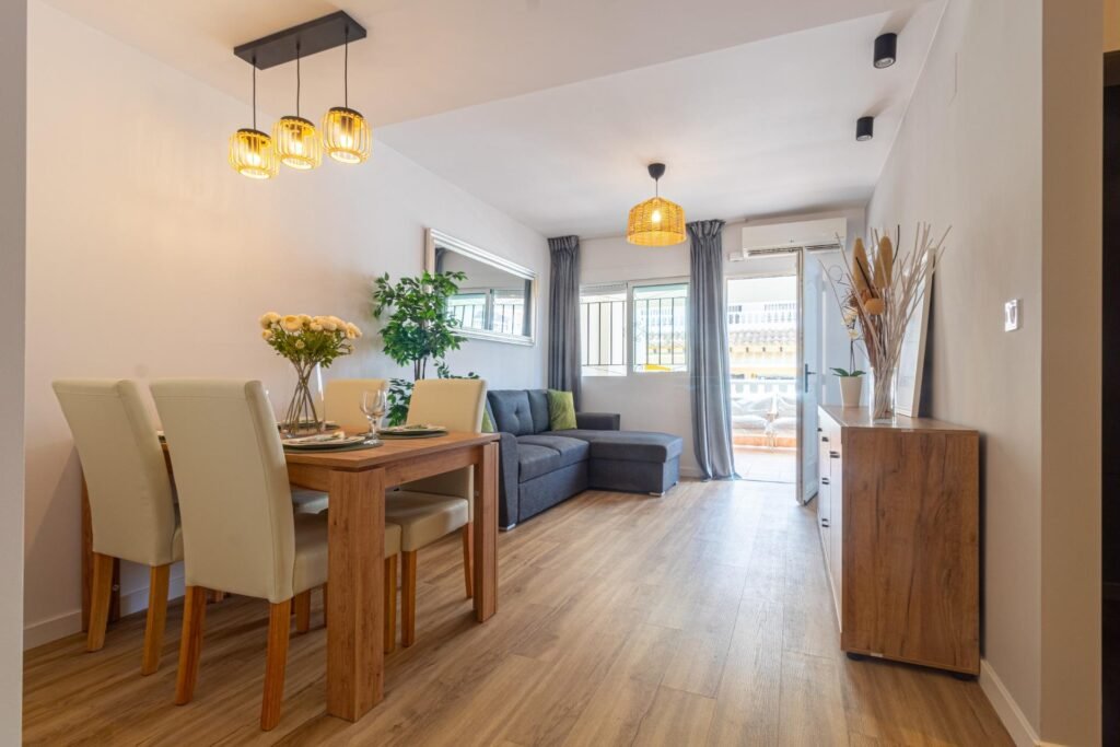 Gerenoveerde rijwoning met tuin in Los Altos