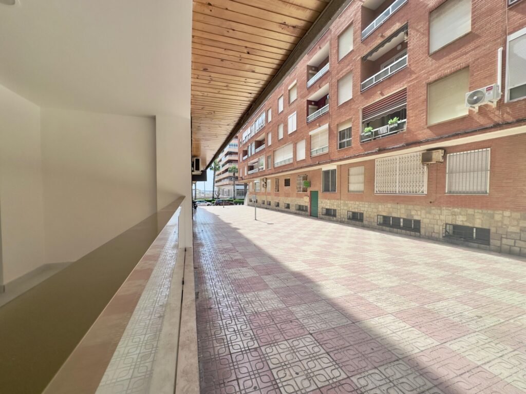 Appartement d'angle rénové à Torrevieja