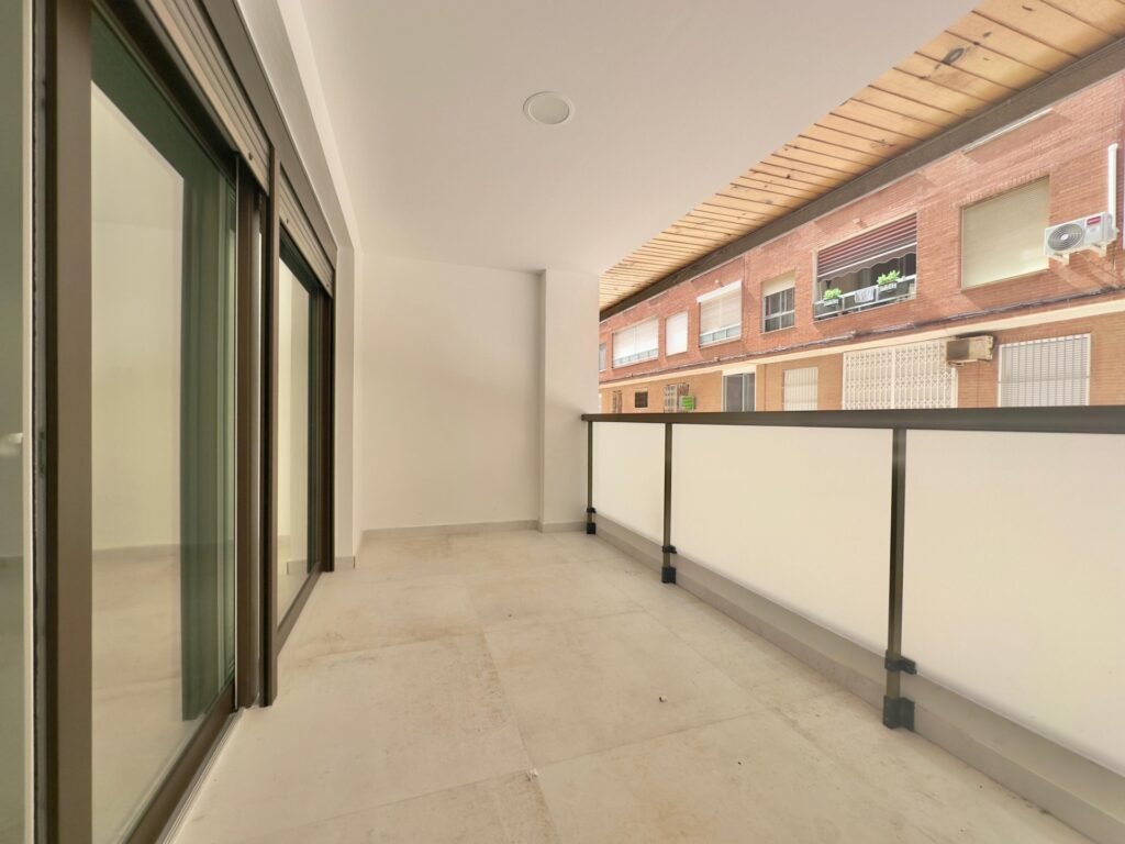 Appartement d'angle rénové à Torrevieja