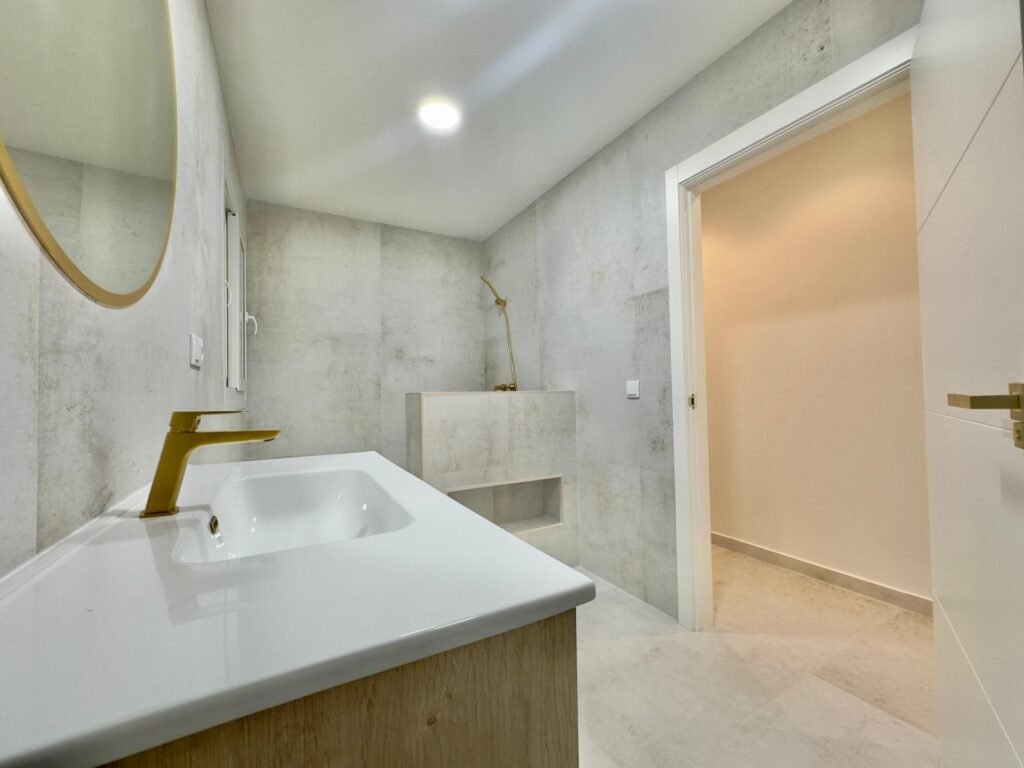 Appartement d'angle rénové à Torrevieja