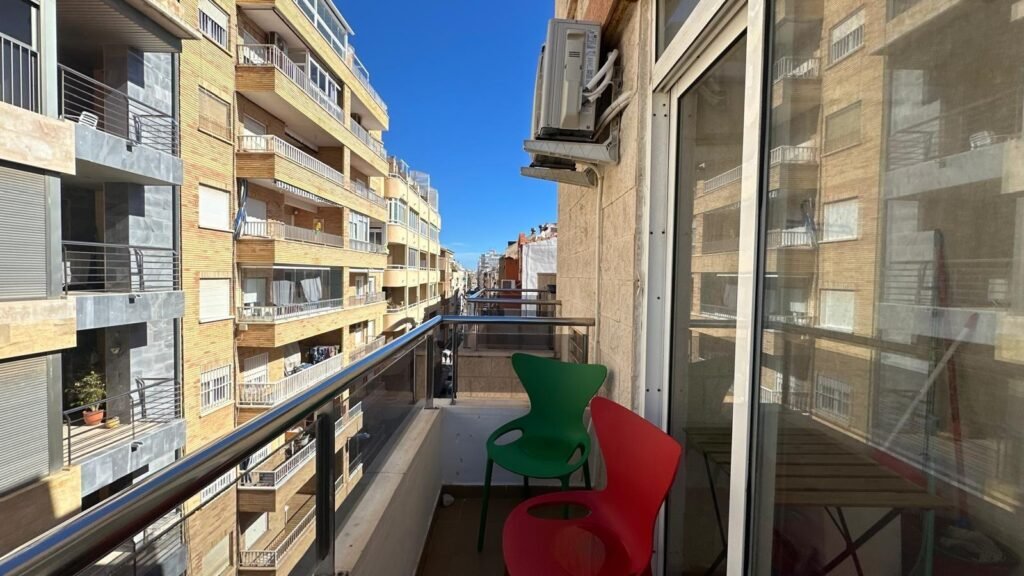 Kalustettu kaksio Torreviejan keskustassa