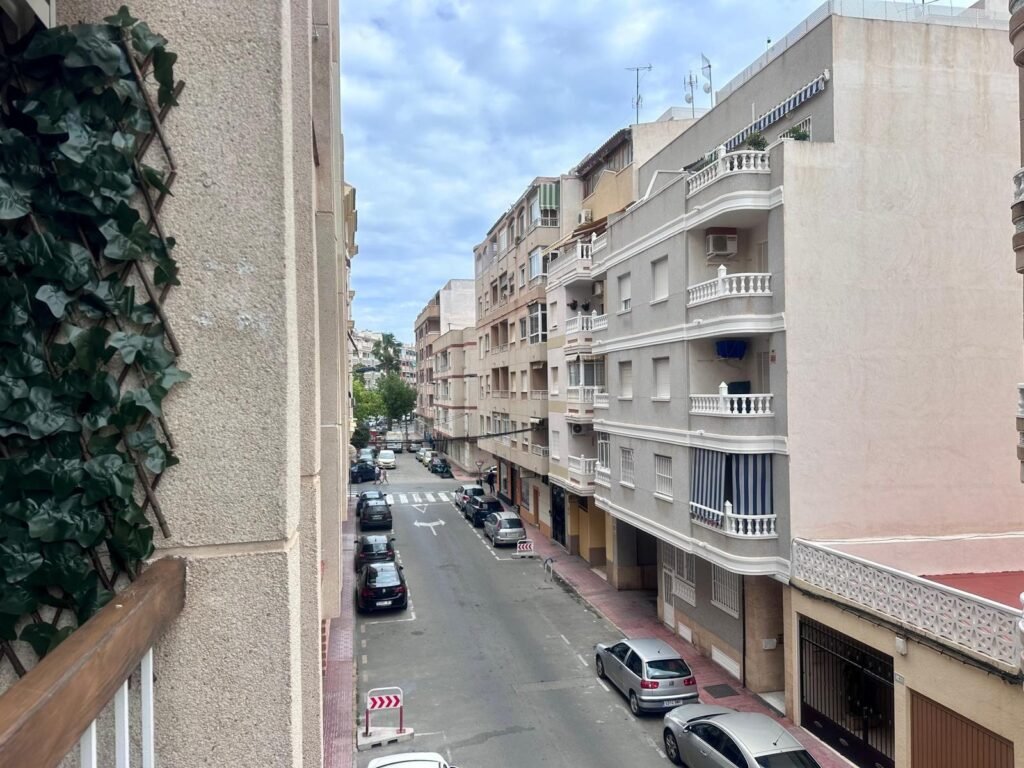 Mājoklis ar koplietošanas baseinu