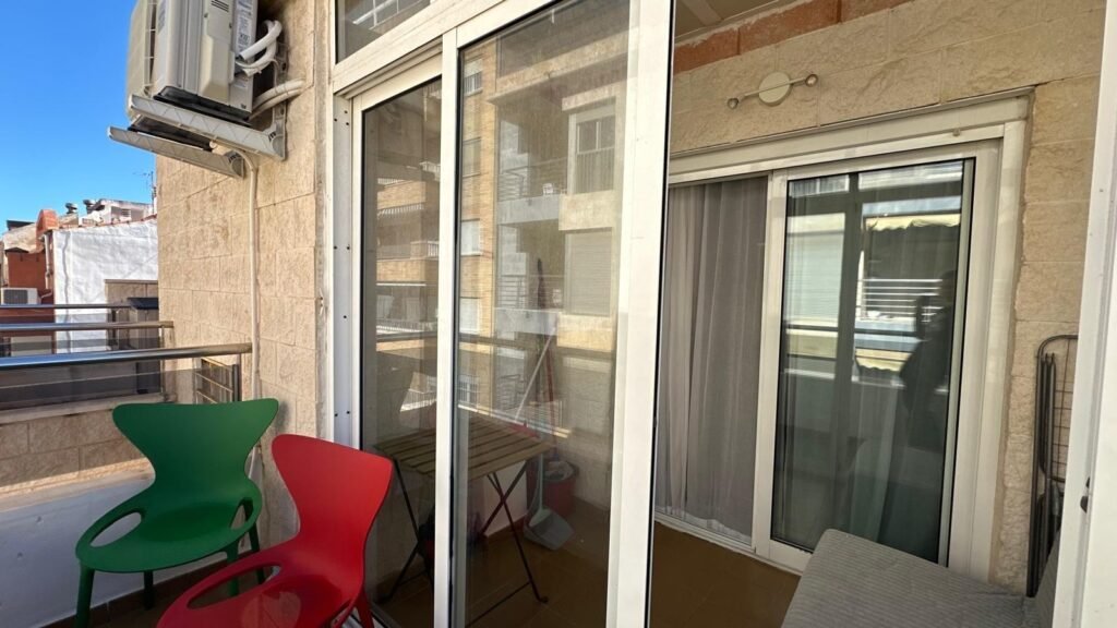 Kalustettu kaksio Torreviejan keskustassa