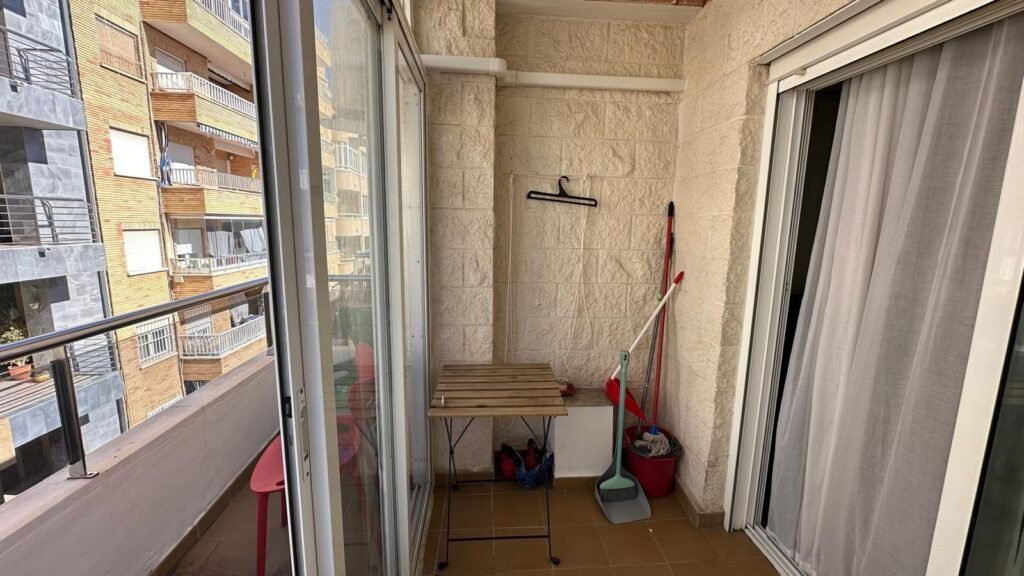 Kalustettu kaksio Torreviejan keskustassa