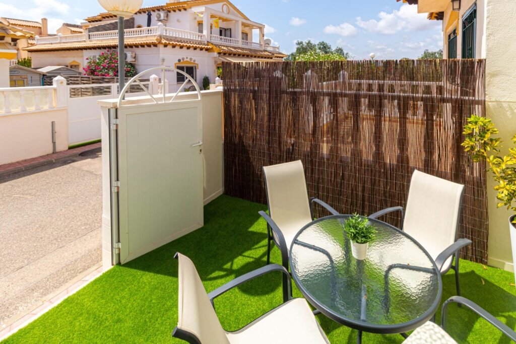 Gerenoveerde rijwoning met tuin in Los Altos