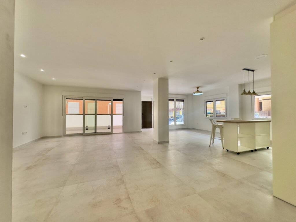 Appartement d'angle rénové à Torrevieja