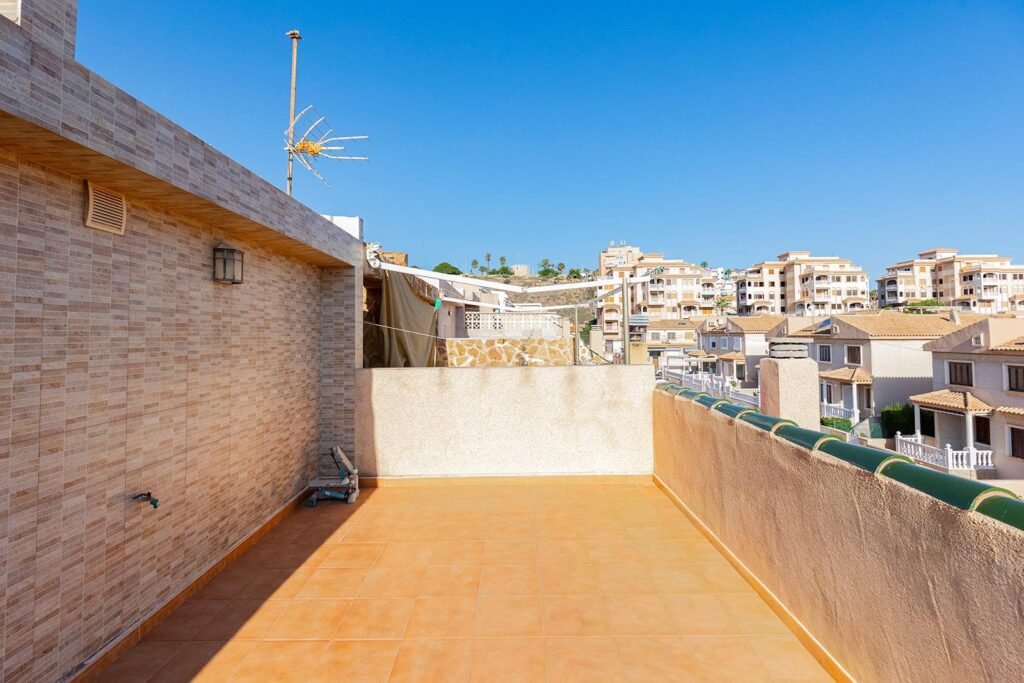 Rivitaloasunto merinäköalalla Cabo Cerverassa, Torreviejassa