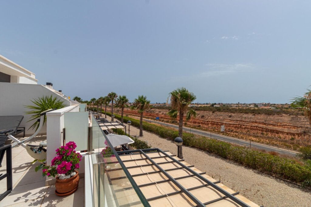 Rivitalokoti Lomas de Cabo Roigissa