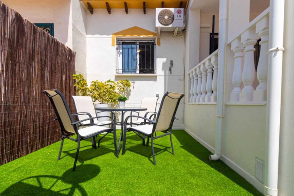 Gerenoveerde rijwoning met tuin in Los Altos