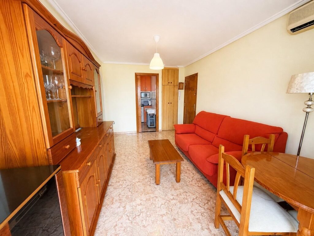 Una vivienda acogedora con piscina comunitaria