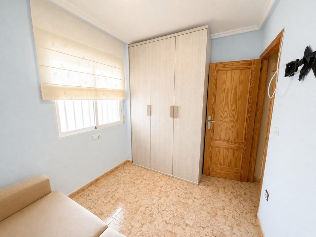 Una vivienda acogedora con piscina comunitaria