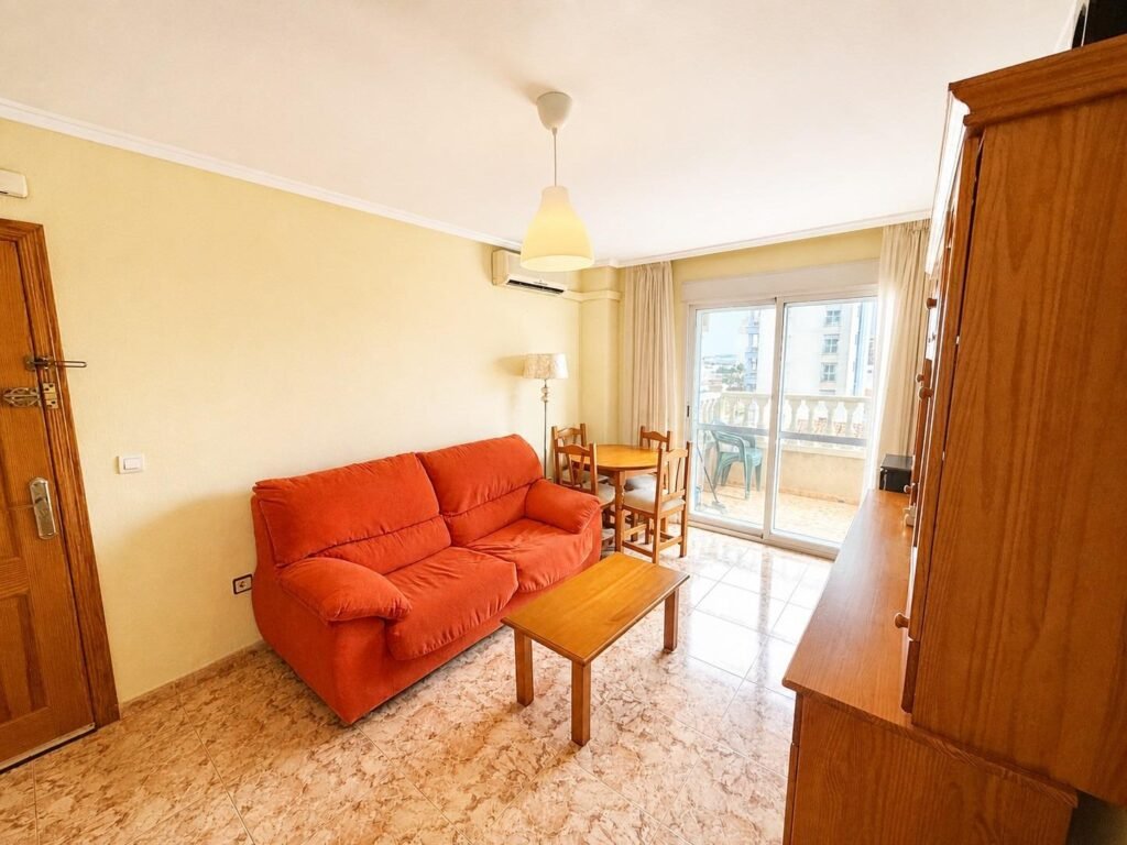 Una vivienda acogedora con piscina comunitaria