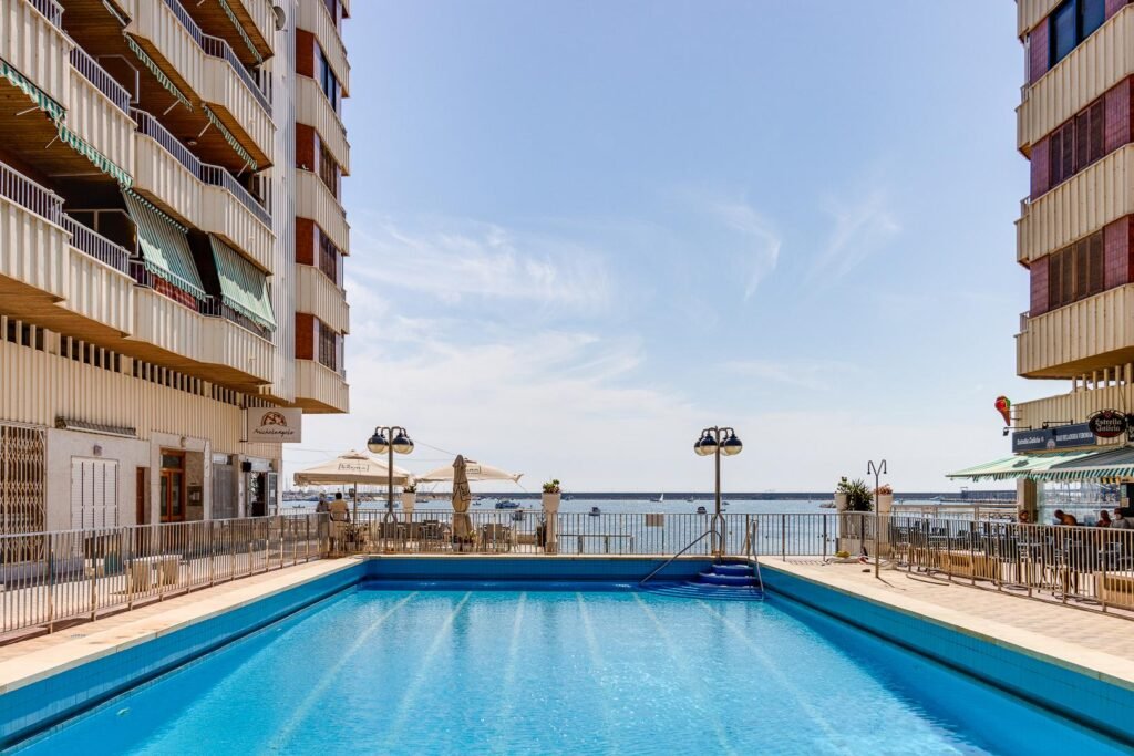 Merinäköalakoti rantakadulla – Playa del Acequión