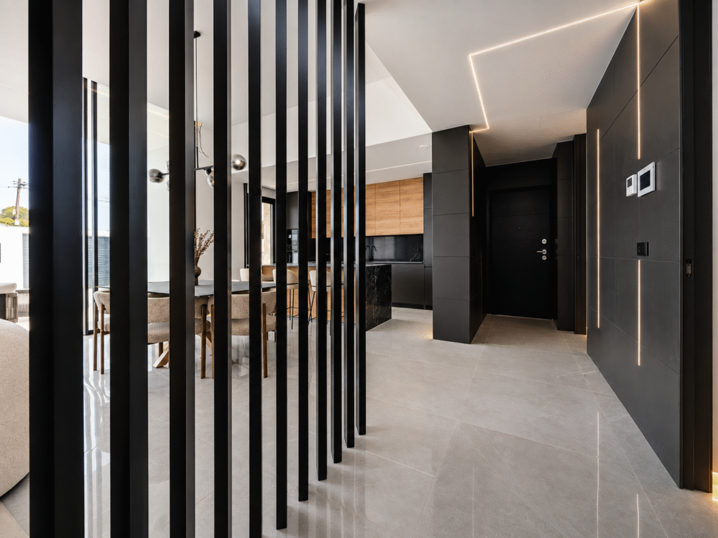 Sunrise Hills – Moderni huvila omalla uima-altaalla Los Balconesissa