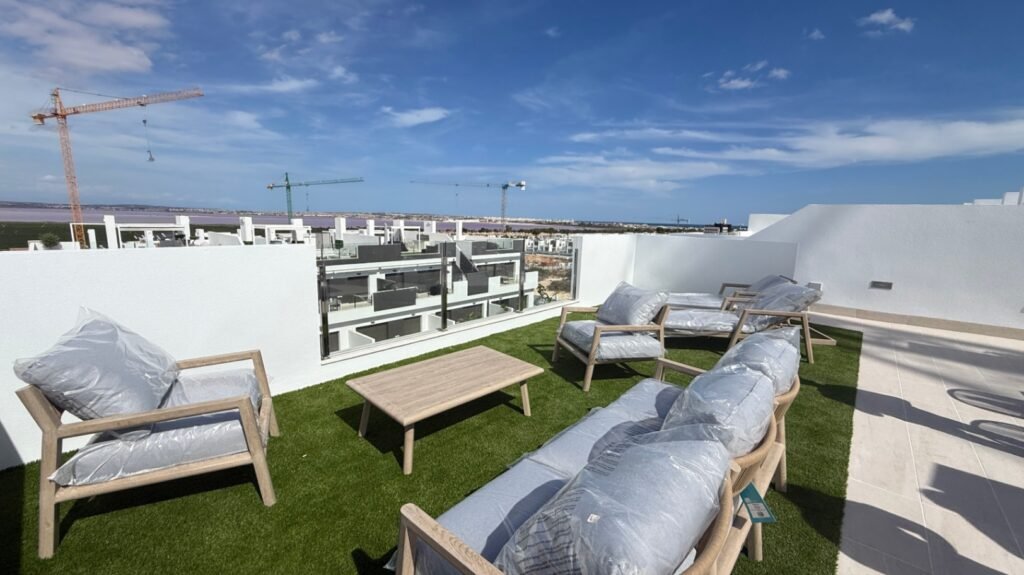 Kattohuoneisto Välimeren arkeen – Torrevieja