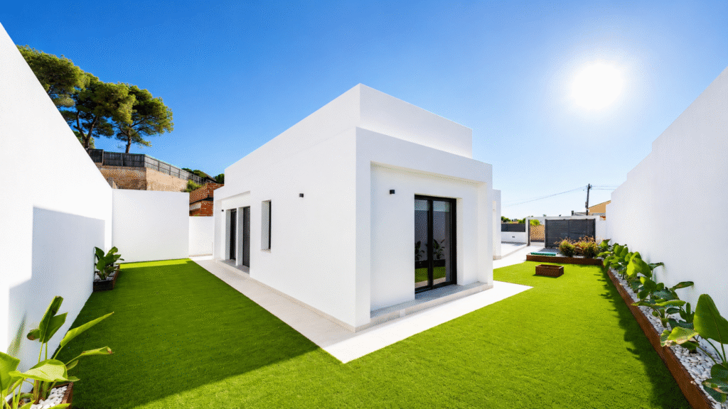 Sunrise Hills – Moderni huvila omalla uima-altaalla Los Balconesissa