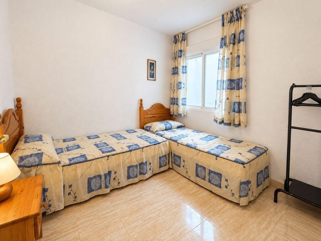 Mājoklis ar koplietošanas baseinu