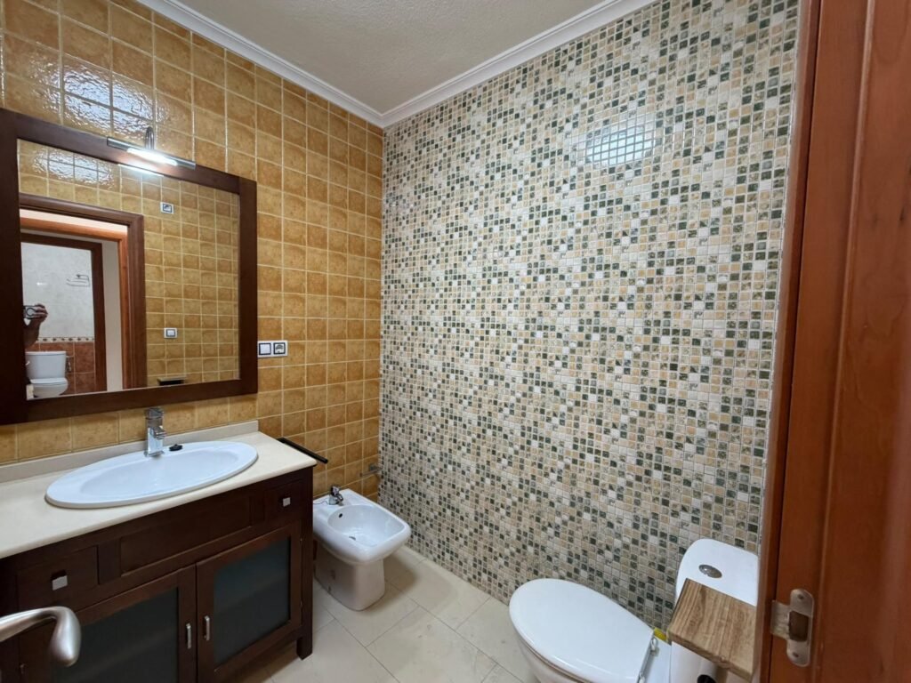 Светлая квартира с большой крышей-террасой в Aguas Nuevas