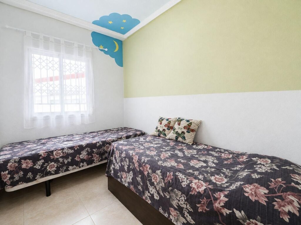 Koti ja yhteinen uima-allas – Centro