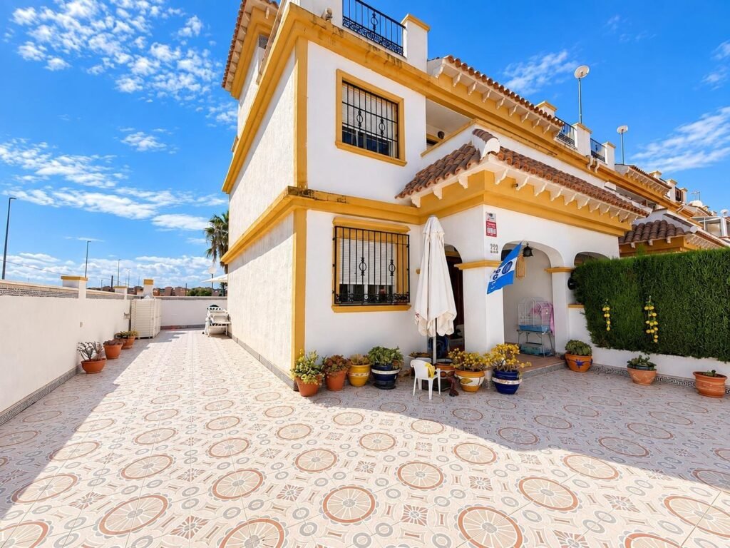 Terraced house - Torrevieja - 239900 EUR