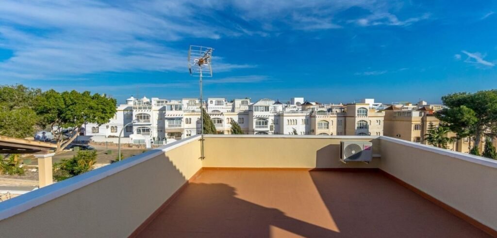Detached Villa - Orihuela Costa - 295000 EUR