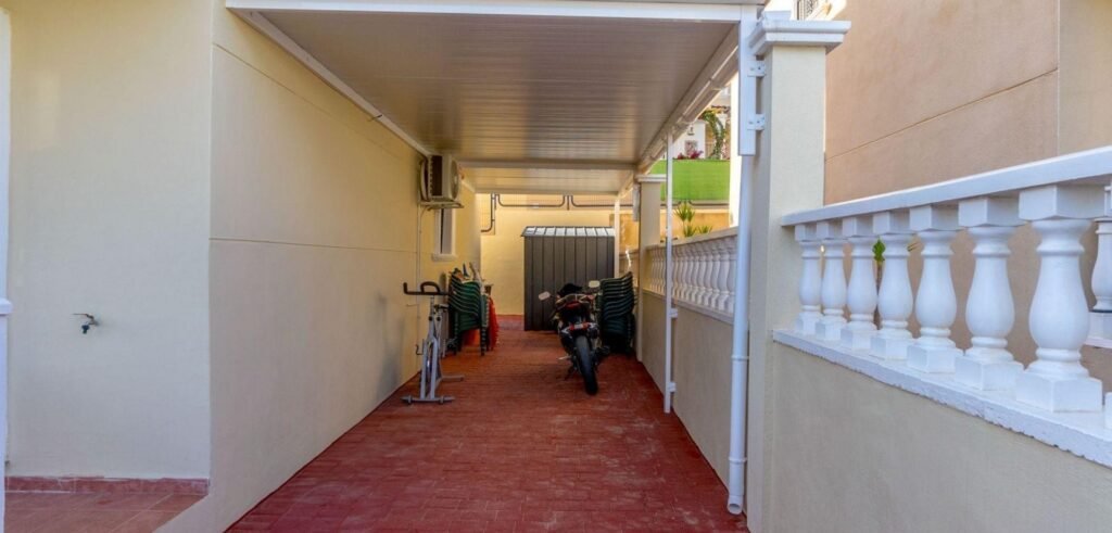 Detached Villa - Orihuela Costa - 295000 EUR
