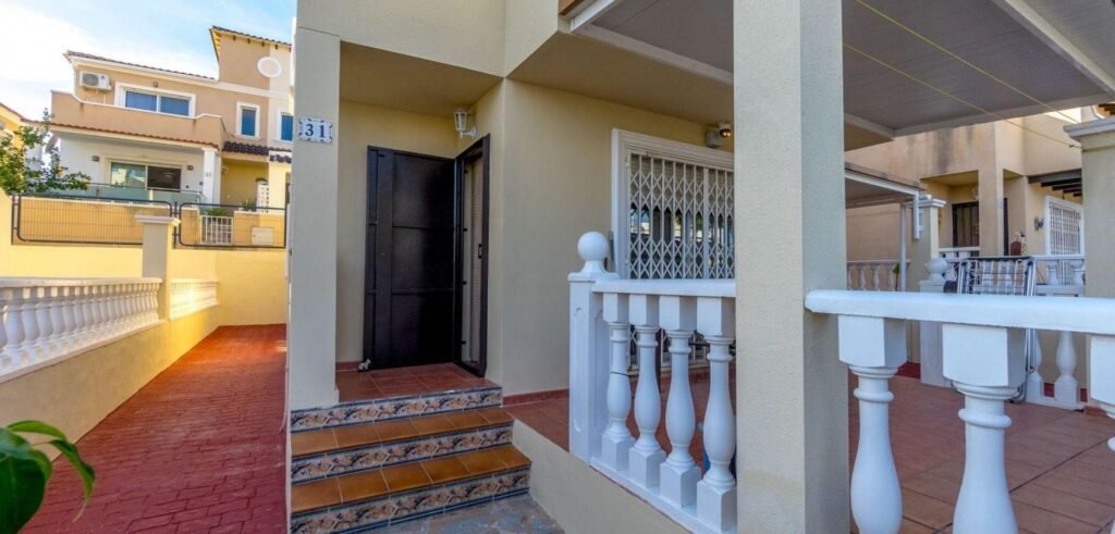 Detached Villa - Orihuela Costa - 295000 EUR