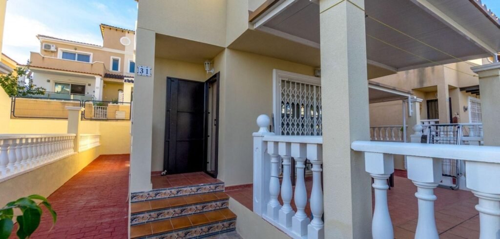 Detached Villa - Orihuela Costa - 295000 EUR