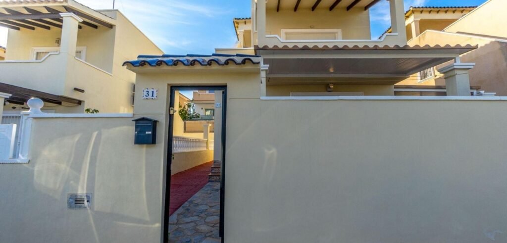 Detached Villa - Orihuela Costa - 295000 EUR