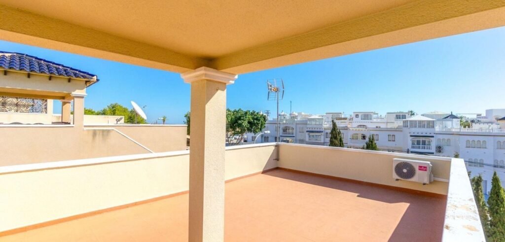 Detached Villa - Orihuela Costa - 295000 EUR
