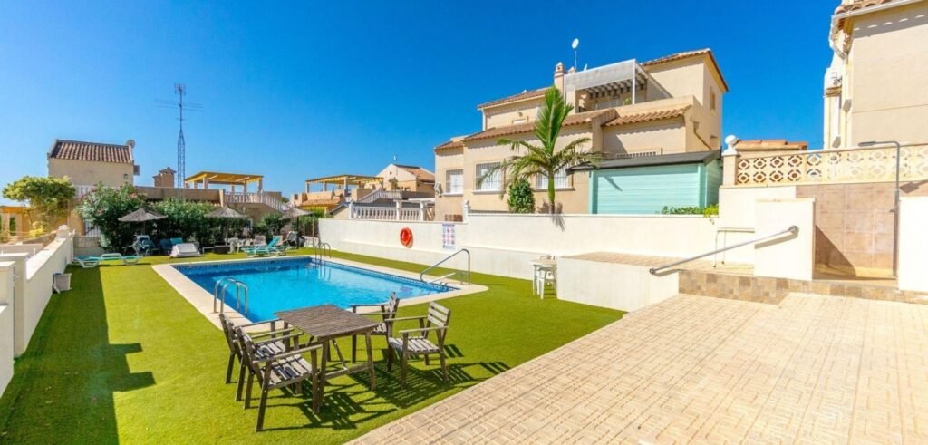 Detached Villa - Orihuela Costa - 295000 EUR