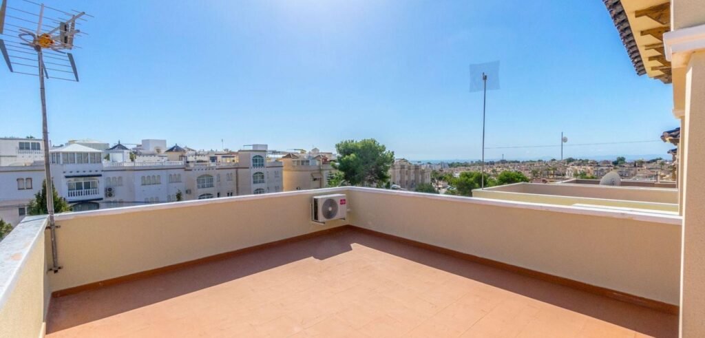 Detached Villa - Orihuela Costa - 295000 EUR