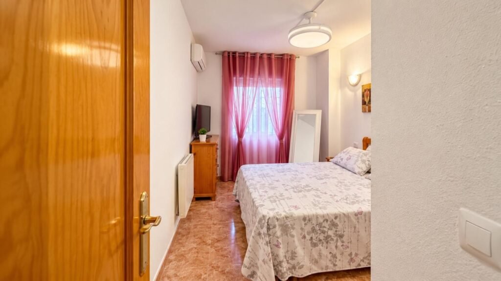 Koti ja yhteinen uima-allas – Centro