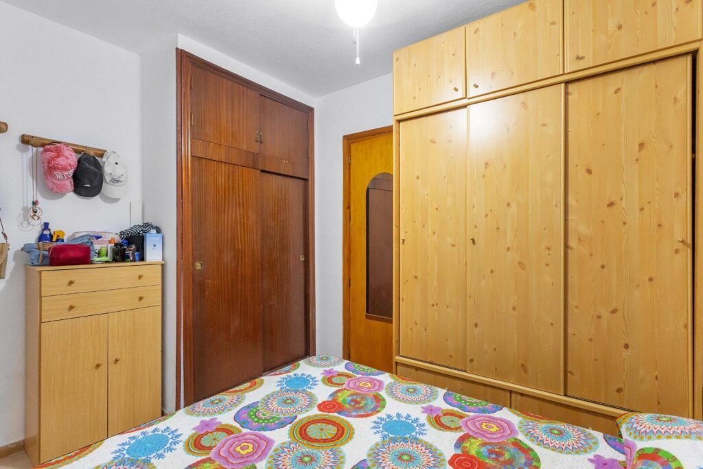 Pohjakerroksen bungalow vain 400 metrin päässä Los Náufragosin rannalta