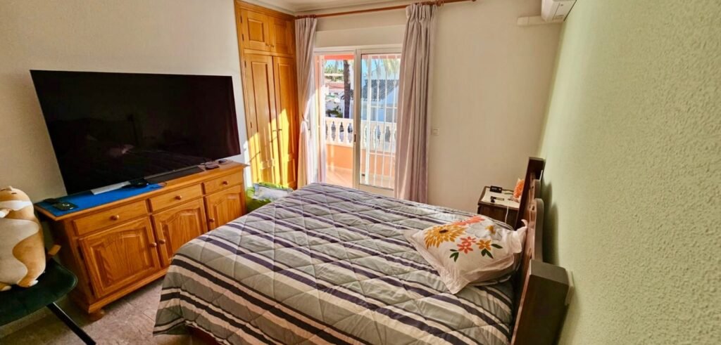 Aurinkosähköä ja rantaelämää San Javierissa