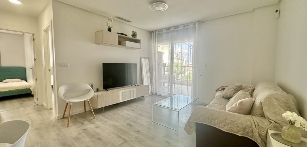 A tenanted home in Green Hills, Villamartín