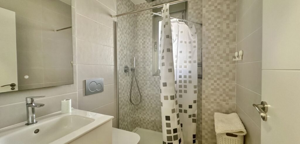 A tenanted home in Green Hills, Villamartín