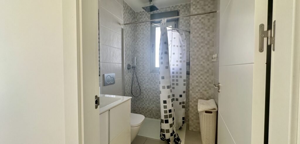 A tenanted home in Green Hills, Villamartín