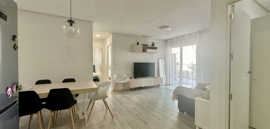 A tenanted home in Green Hills, Villamartín