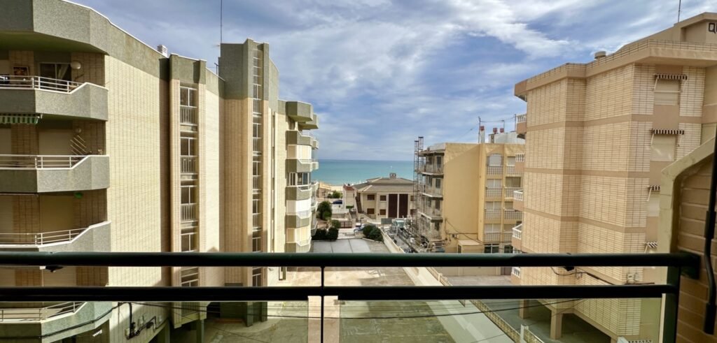 Vue mer près de la plage à Guardamar