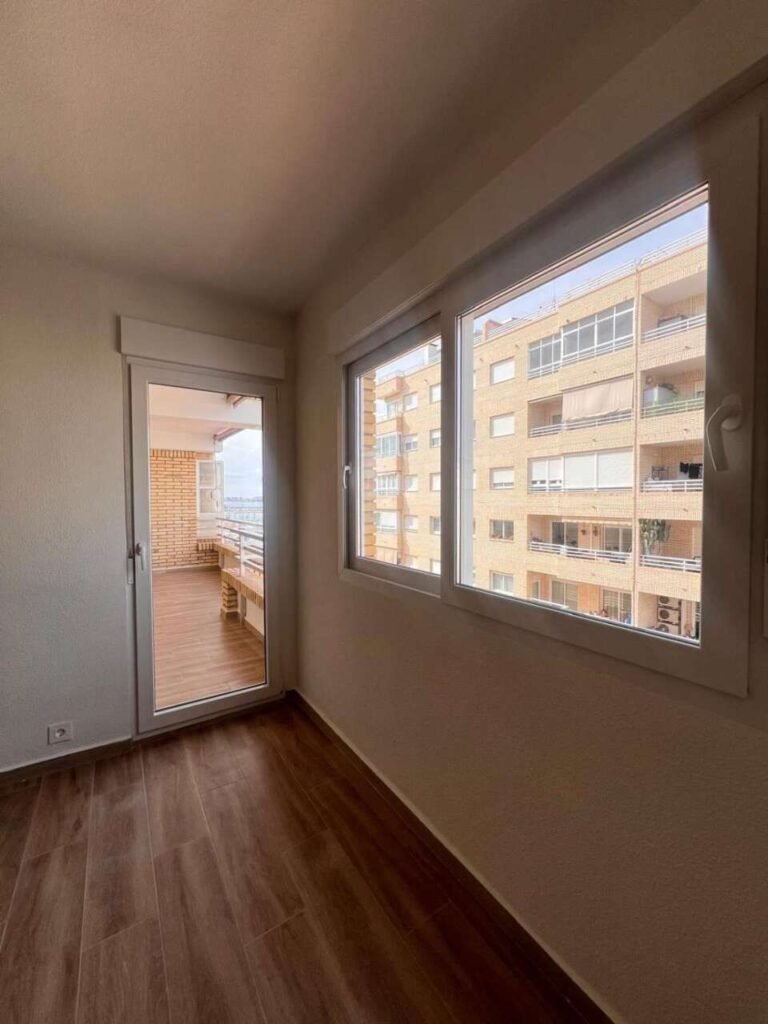 Beeindruckende Wohnung mit Meerblick in Marina Internacional, Torrevieja Viro