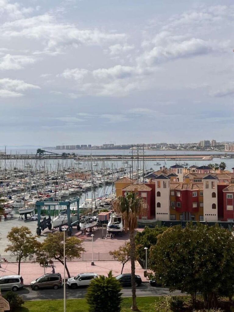 Beeindruckende Wohnung mit Meerblick in Marina Internacional, Torrevieja Viro