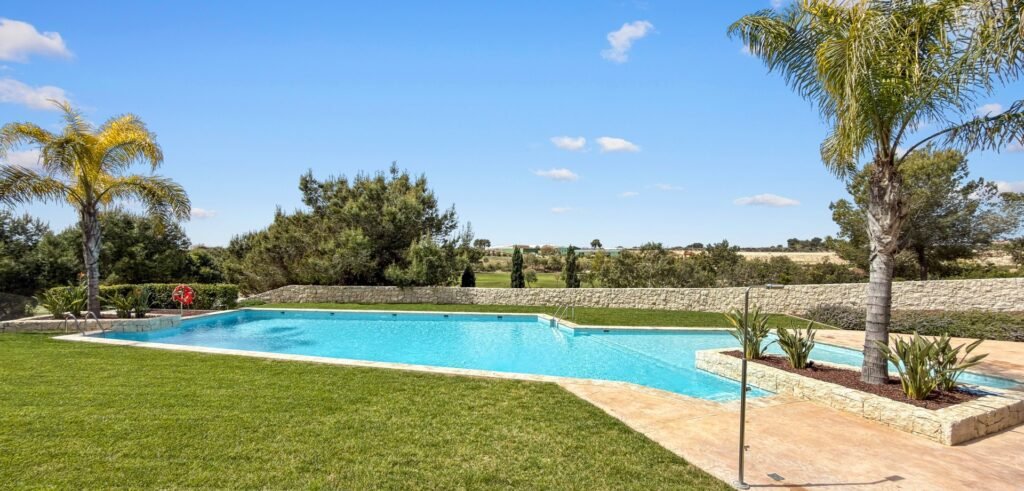 Bajo con jardín en Lo Romero Golf