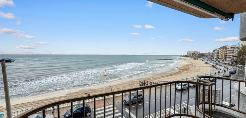 Przestronne mieszkanie przy Playa de los Locos