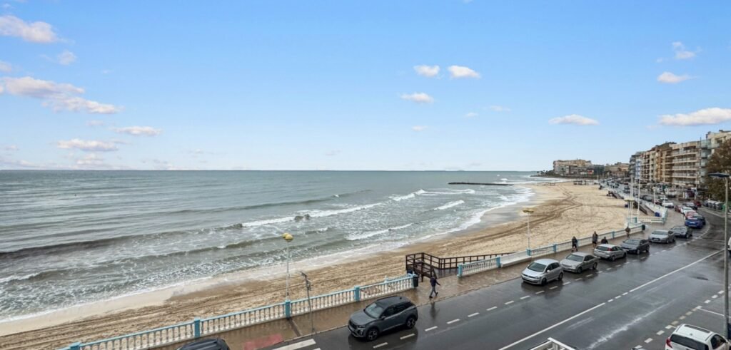 Przestronne mieszkanie przy Playa de los Locos