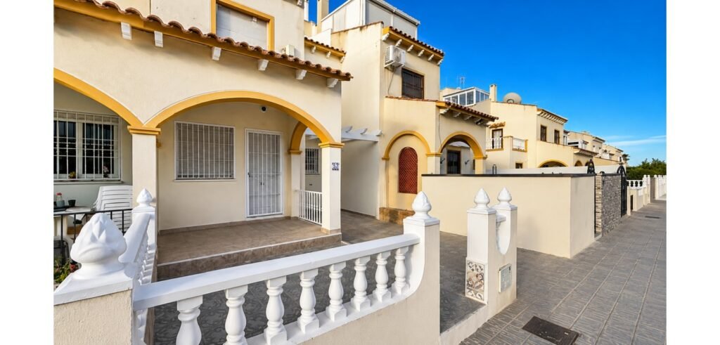 Rindu māja ar jumta terasi Playa Flamenca
