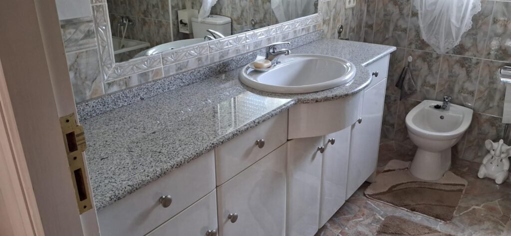 Spacious villa with a private pool – Benferri