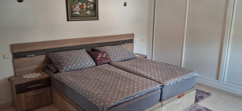 Spacious villa with a private pool – Benferri
