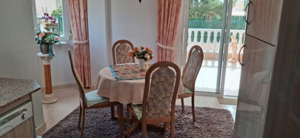 Spacious villa with a private pool – Benferri