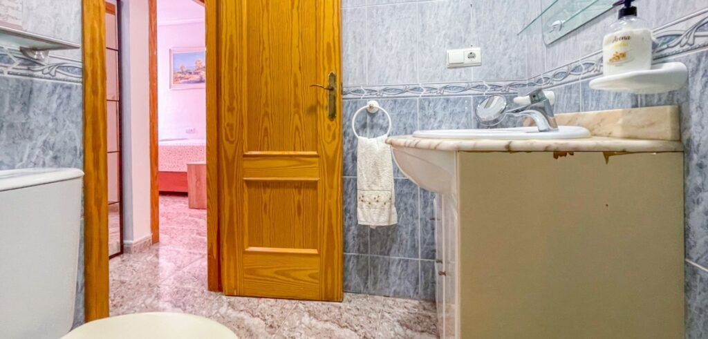 Tilava kolmen makuuhuoneen koti Torreviejassa